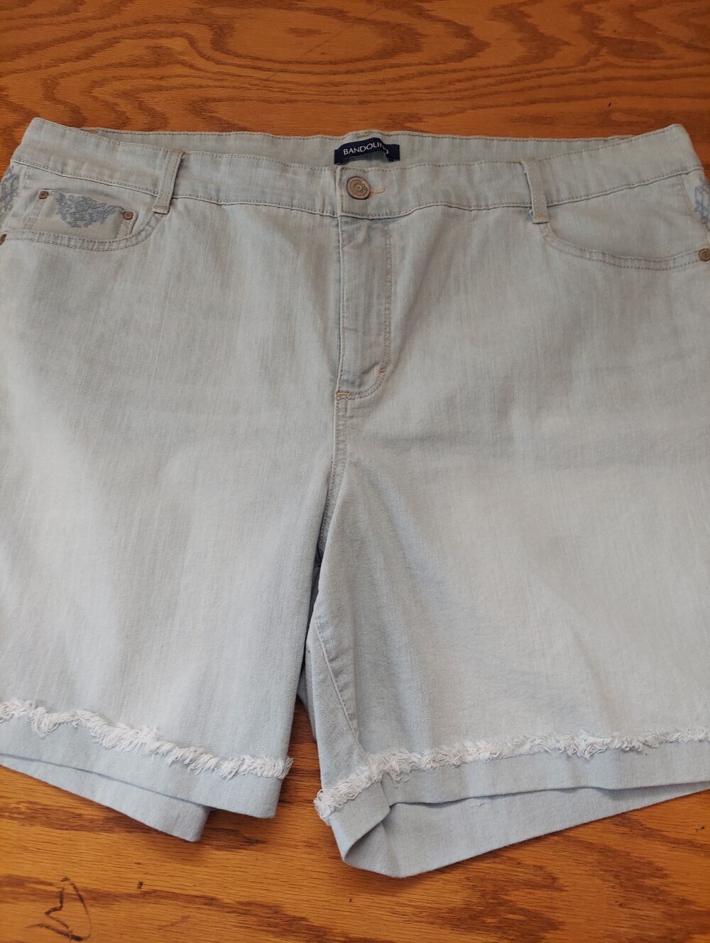 Bandolino Pale Blue Frayed Hem Denim Shorts Detailed Sides 20W